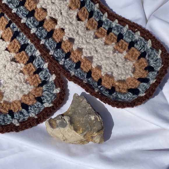 Neutral tones scarf crochet handmade skinny tan cream brown gray acrylic - Picture 3 of 6